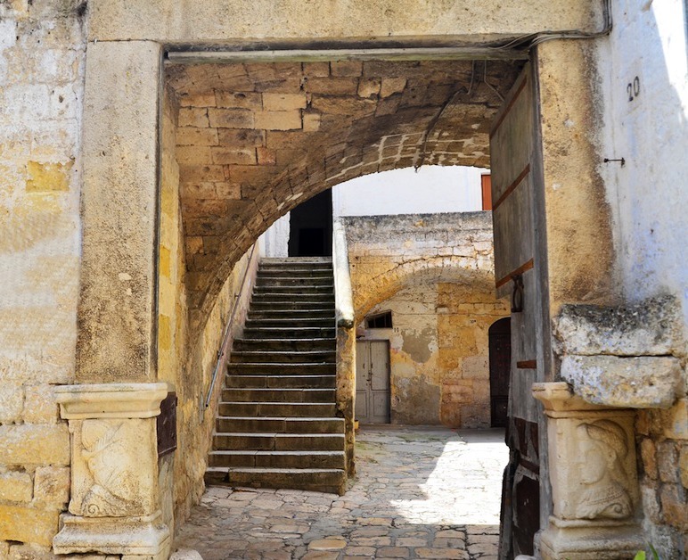 Ingresso di un claustro