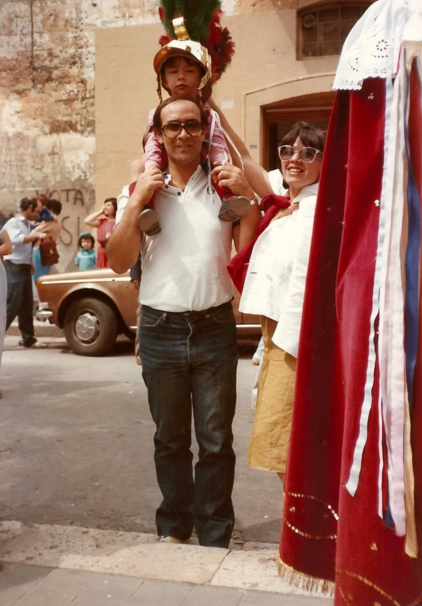 Nicola Taddonio con i suoi genitori alla Festa della Bruna, Matera, anni Ottanta